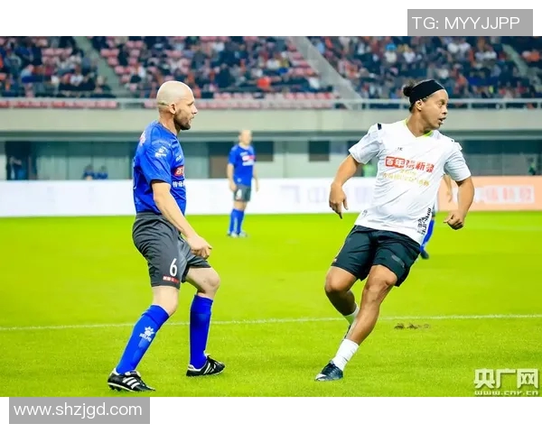 足球明星与中国明星神似对比引发热议谁更具魅力与风采